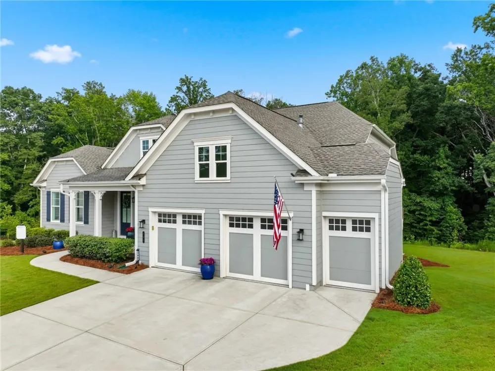 386 Kentucky Court Hoschton, GA 30548