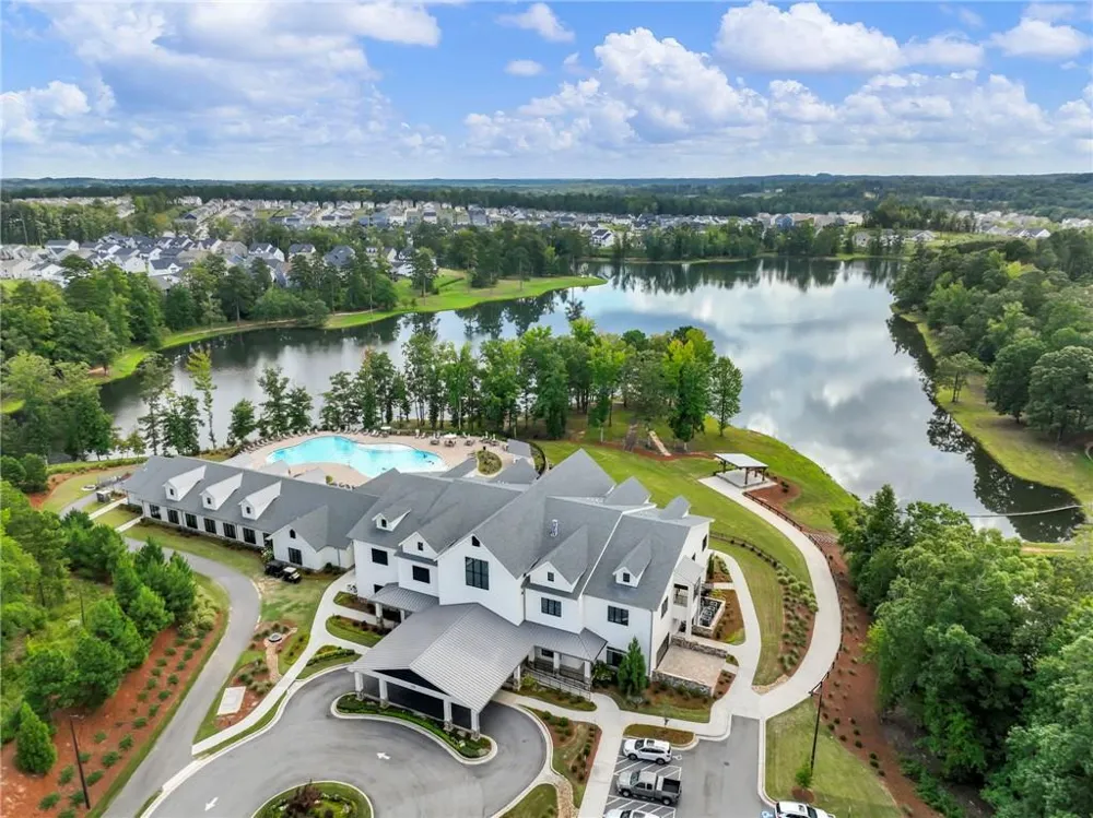 386 Kentucky Court Hoschton, GA 30548