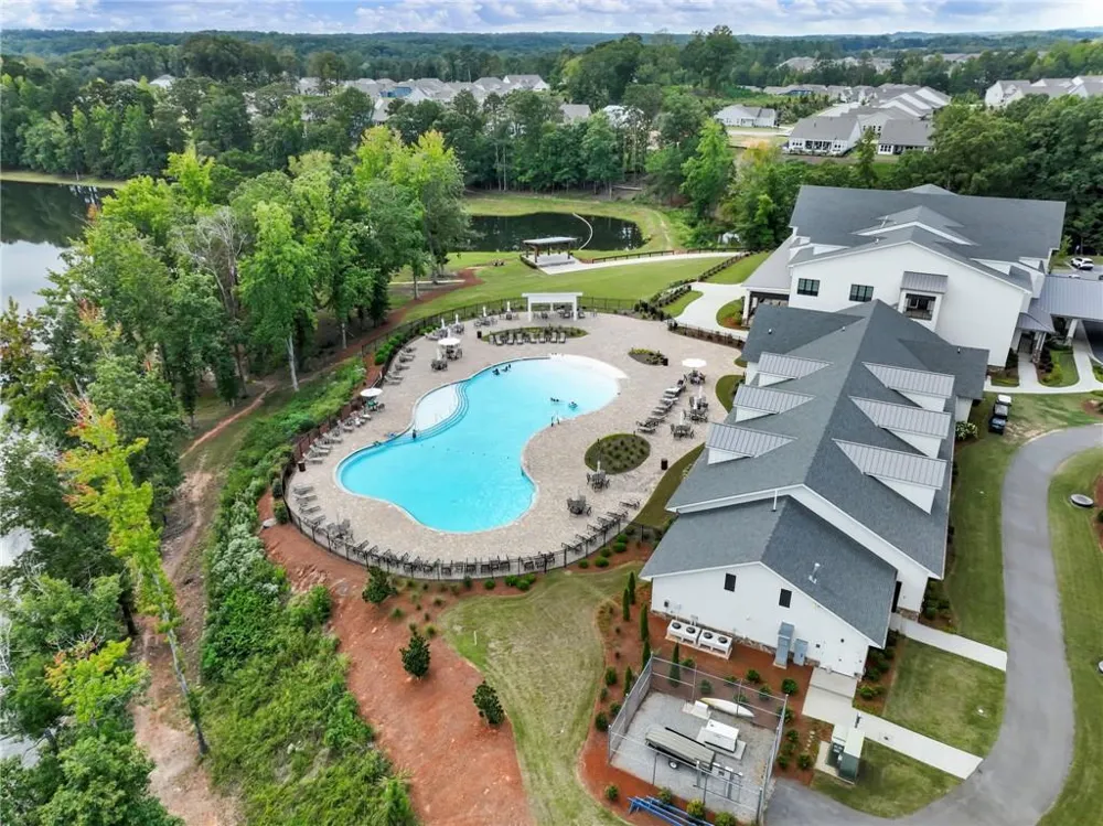 386 Kentucky Court Hoschton, GA 30548