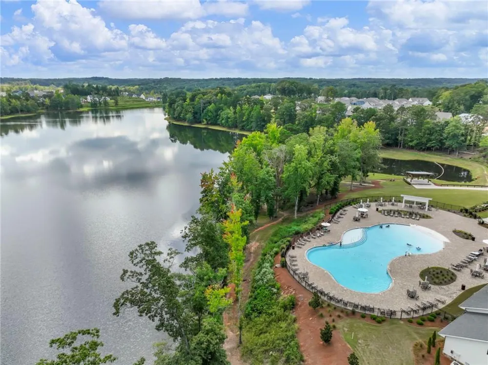 386 Kentucky Court Hoschton, GA 30548
