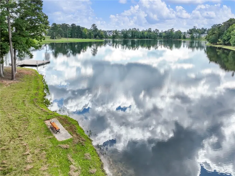386 Kentucky Court Hoschton, GA 30548