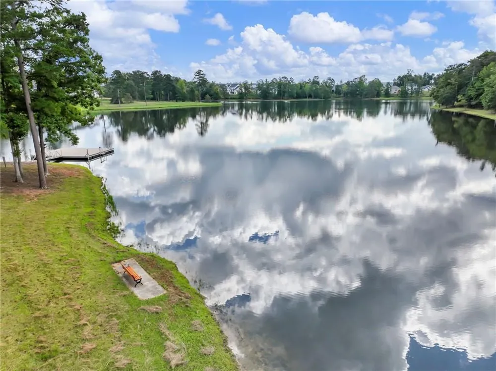 386 Kentucky Court Hoschton, GA 30548