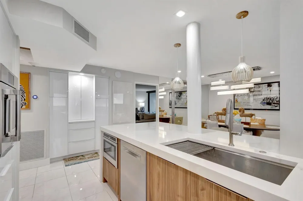 5460 Ocean Drive #7C Singer Island, FL 33404