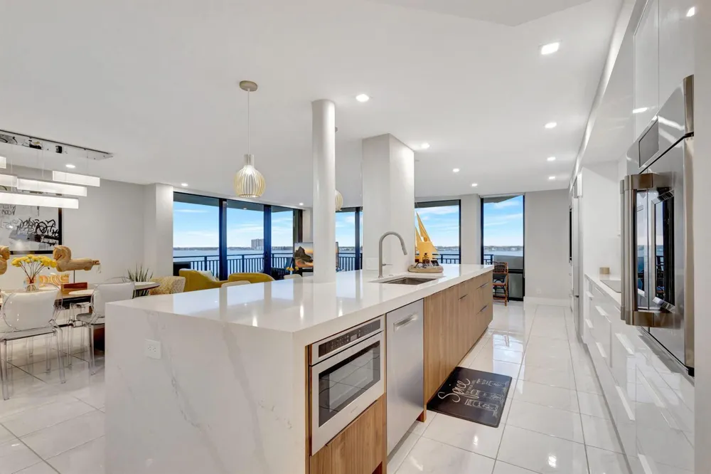 5460 Ocean Drive #7C Singer Island, FL 33404