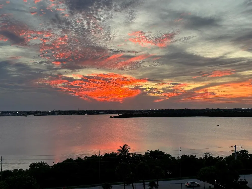 5460 Ocean Drive #7C Singer Island, FL 33404
