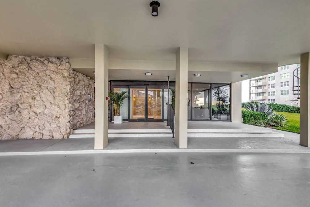 5460 Ocean Drive #7C Singer Island, FL 33404