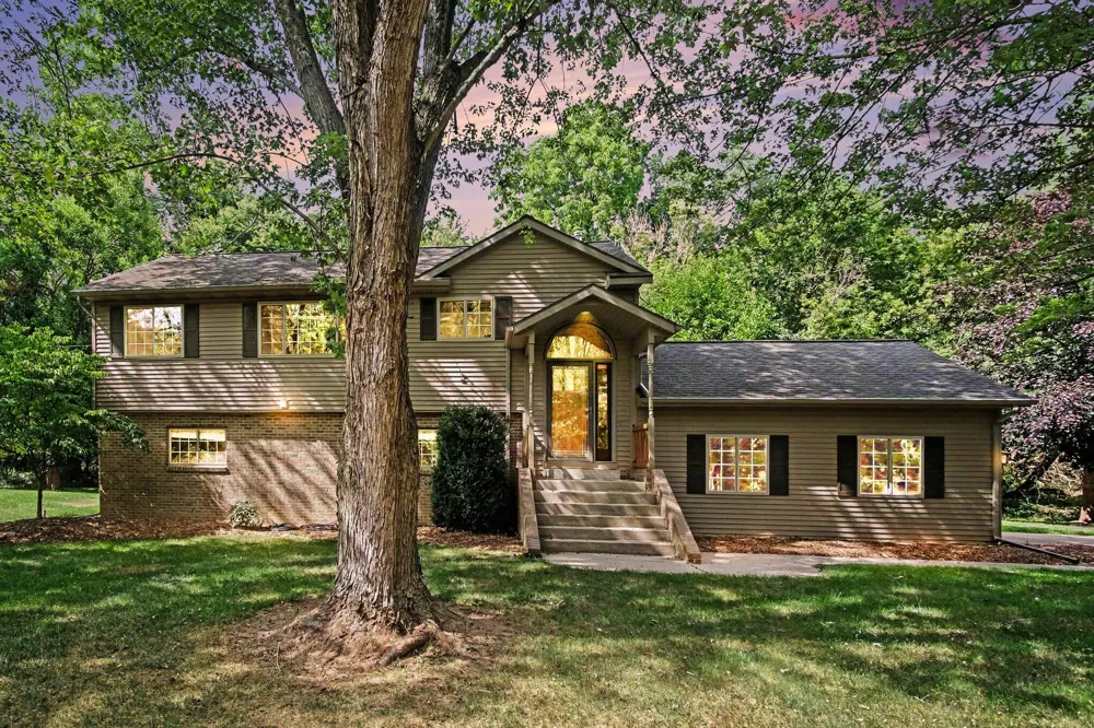 10725 Freeport Avenue Freeport, MI 49325