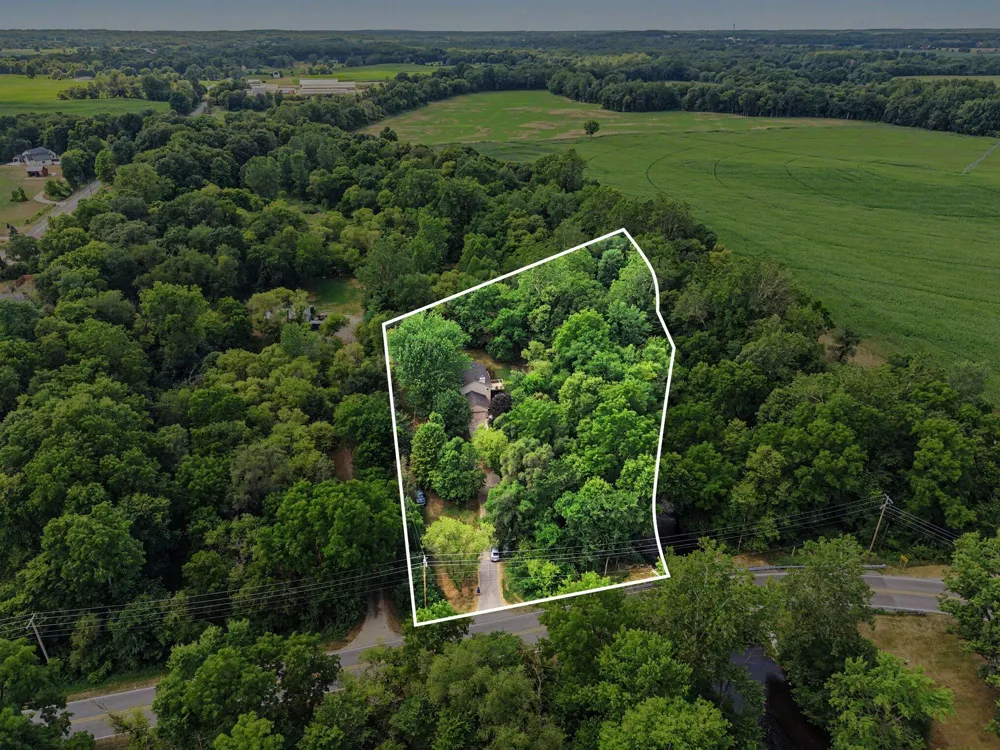 10725 Freeport Avenue Freeport, MI 49325