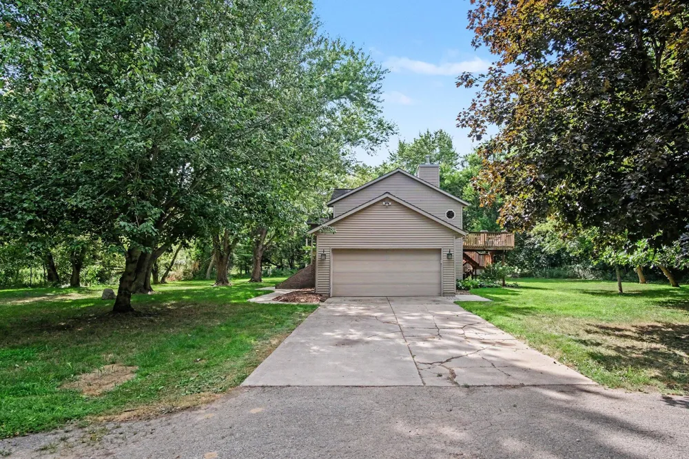 10725 Freeport Avenue Freeport, MI 49325
