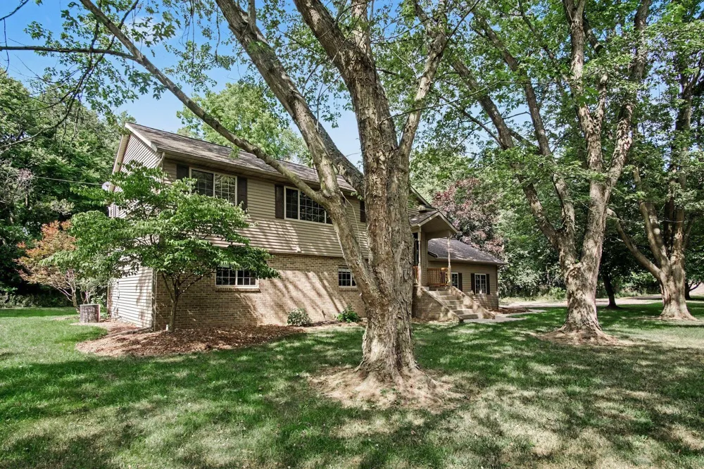 10725 Freeport Avenue Freeport, MI 49325