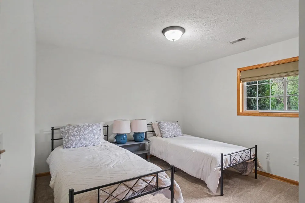 10725 Freeport Avenue Freeport, MI 49325