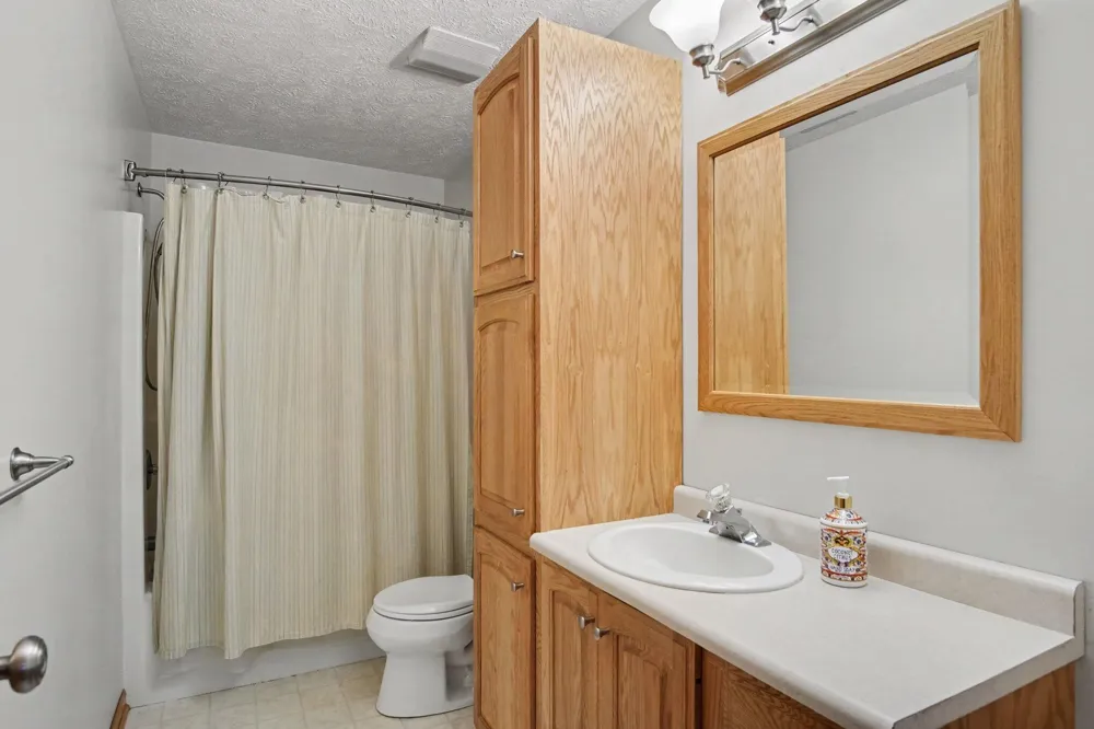 10725 Freeport Avenue Freeport, MI 49325