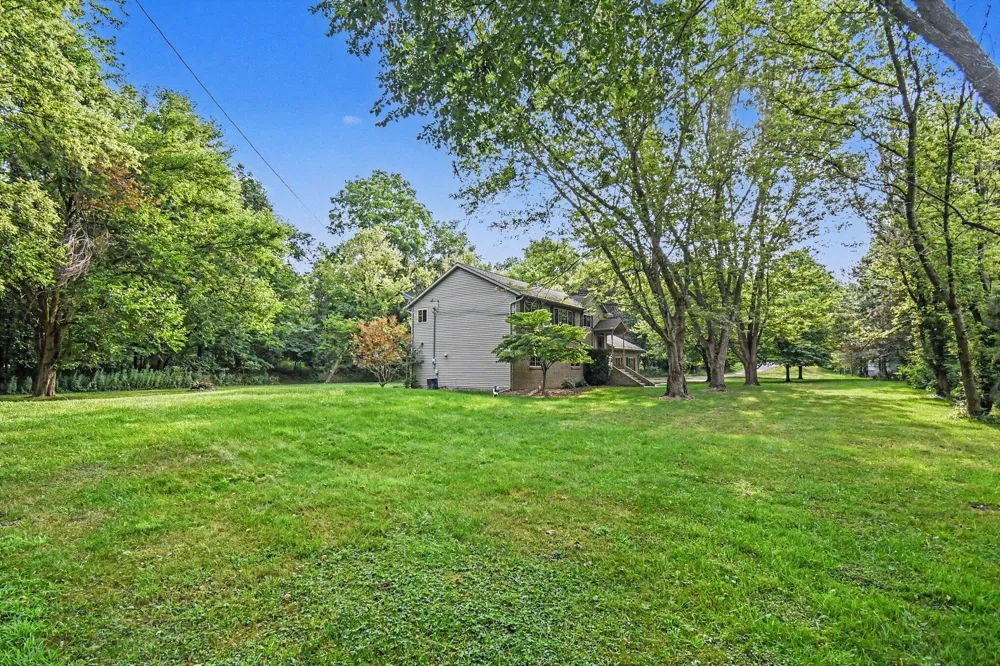 10725 Freeport Avenue Freeport, MI 49325
