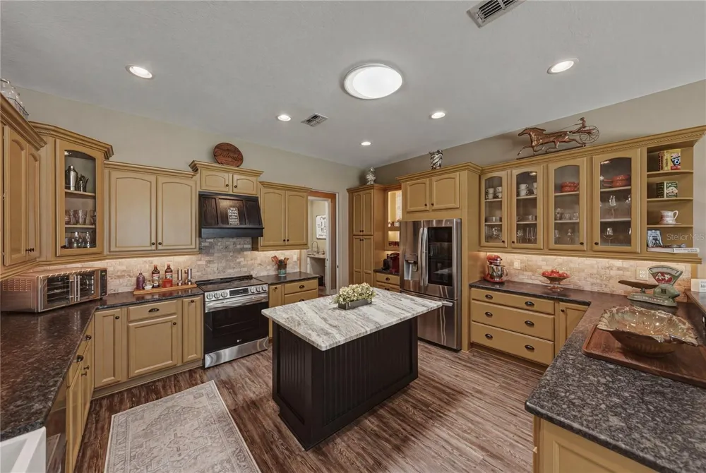 37405 HIGHRIDGE DRIVE Dade City, FL 33525