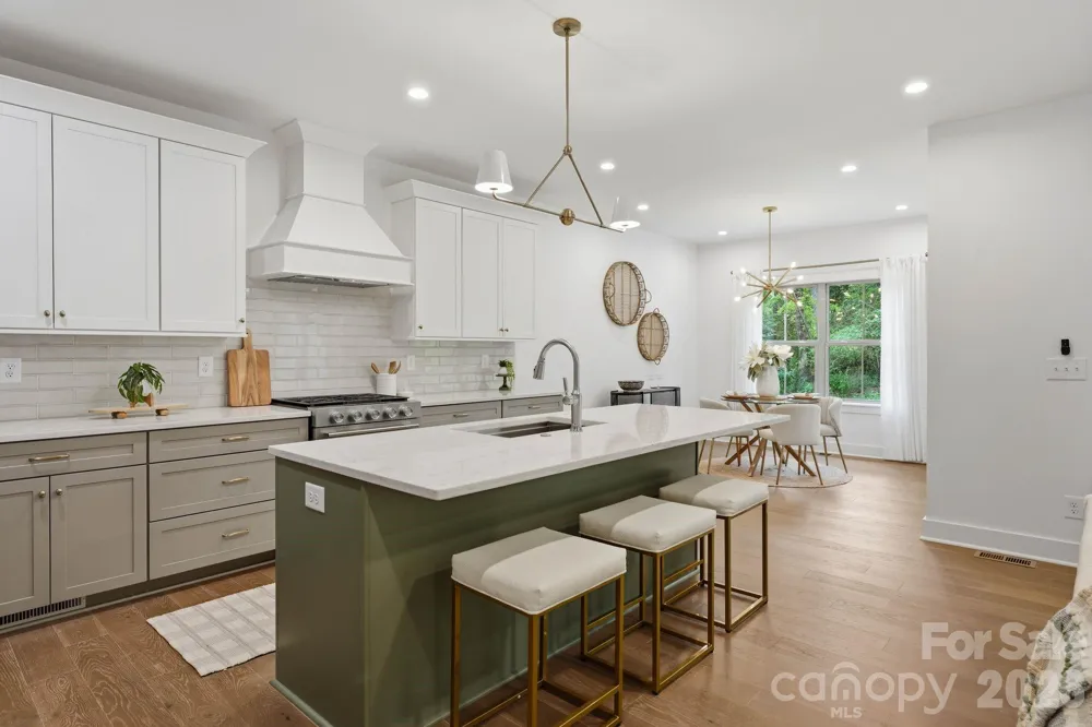 2315 Chateau Court Matthews, NC 28105