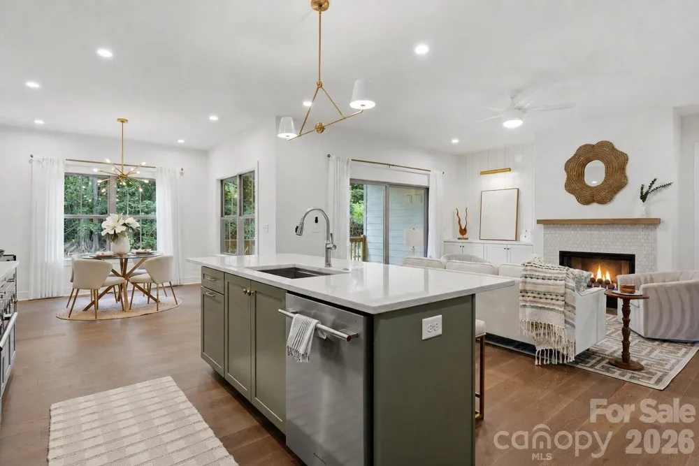 2315 Chateau Court Matthews, NC 28105
