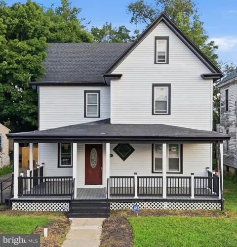 36 W CENTER STREET