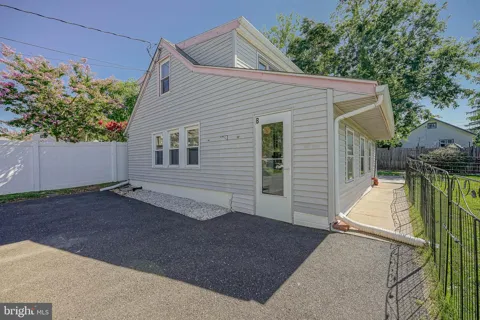 136 READ AVENUE #B