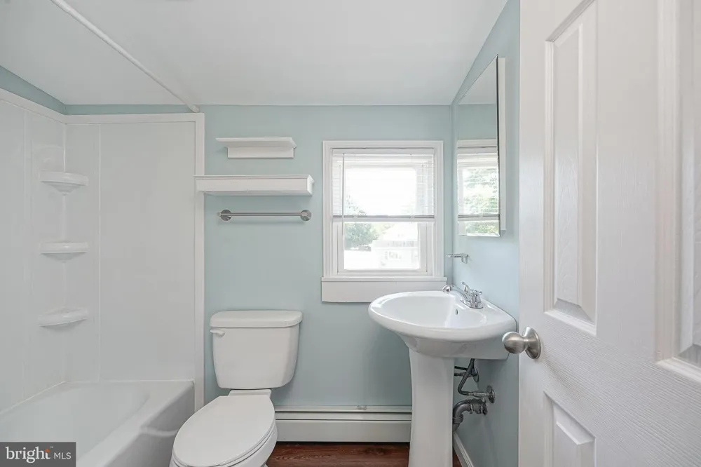 136 READ AVENUE #B Runnemede, NJ 08078