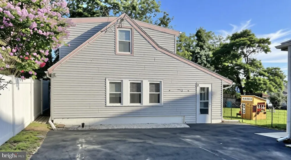 136 READ AVENUE #B Runnemede, NJ 08078