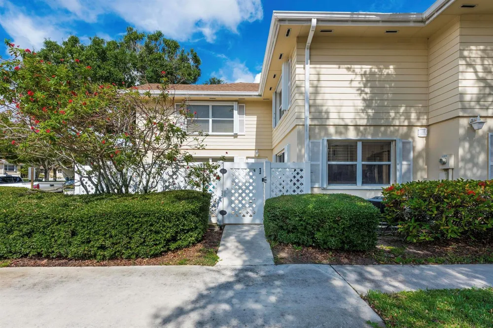8135 Bridgewater Court #35C Lake Clarke Shores, FL 33406