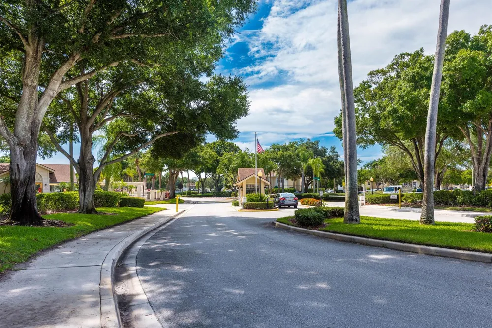 8135 Bridgewater Court #35C Lake Clarke Shores, FL 33406