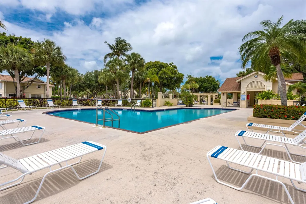 8135 Bridgewater Court #35C Lake Clarke Shores, FL 33406