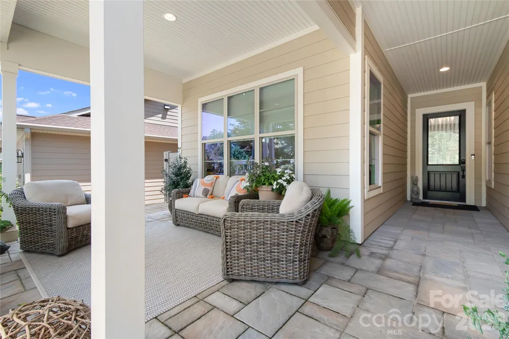 7142 Hanging Rock Court Denver, NC 28037