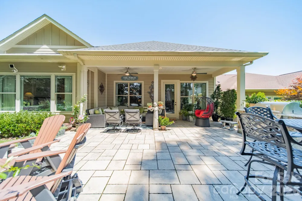 7142 Hanging Rock Court Denver, NC 28037