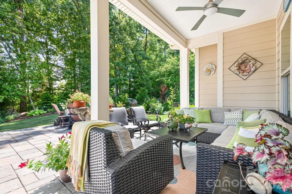 7142 Hanging Rock Court Denver, NC 28037