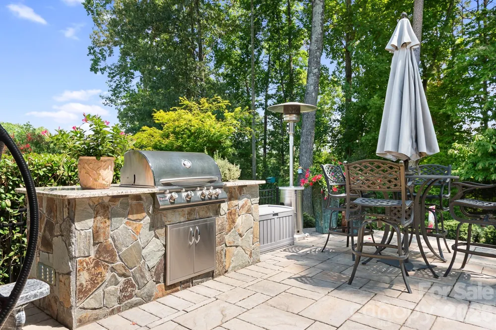 7142 Hanging Rock Court Denver, NC 28037