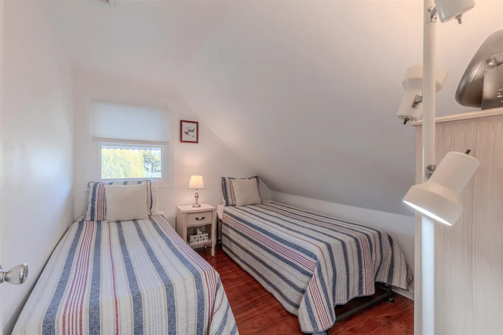 601 Seagrove Avenue Cape May Point, NJ 08212