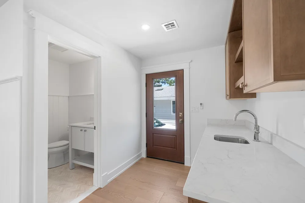 179 32nd Street Avalon, NJ 08202