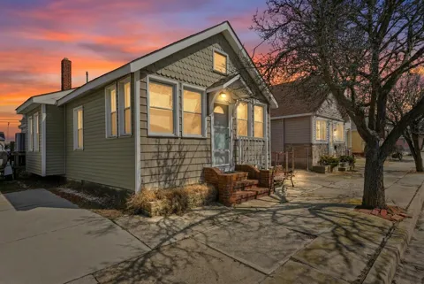 313 W Juniper Avenue