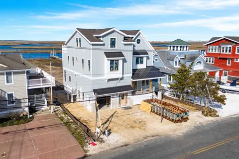 432 Old Avalon Boulevard