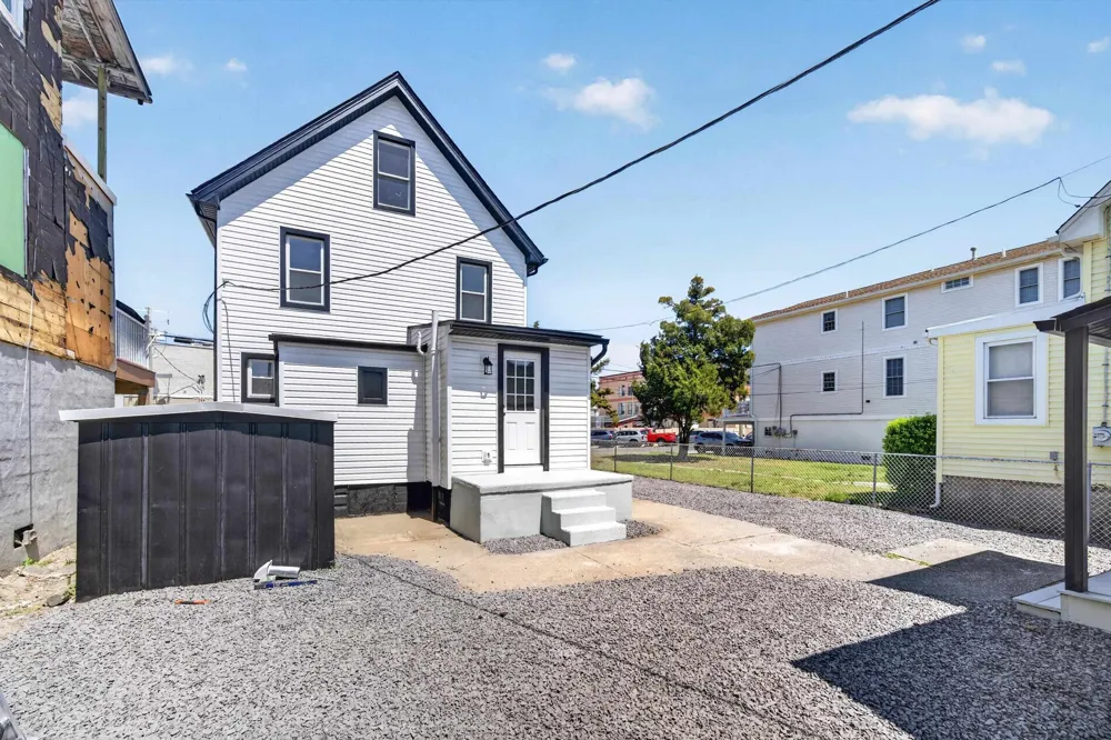 112 E Montgomery Avenue Wildwood, NJ 08260