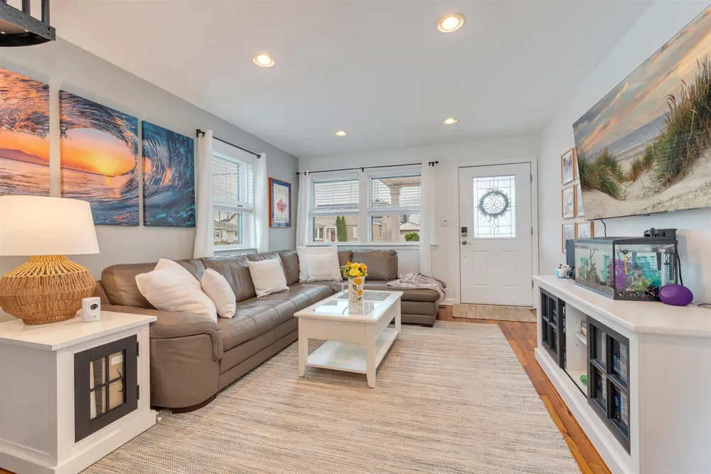 204 E Hollywood Avenue Wildwood Crest, NJ 08260