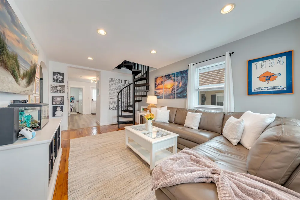 204 E Hollywood Avenue Wildwood Crest, NJ 08260