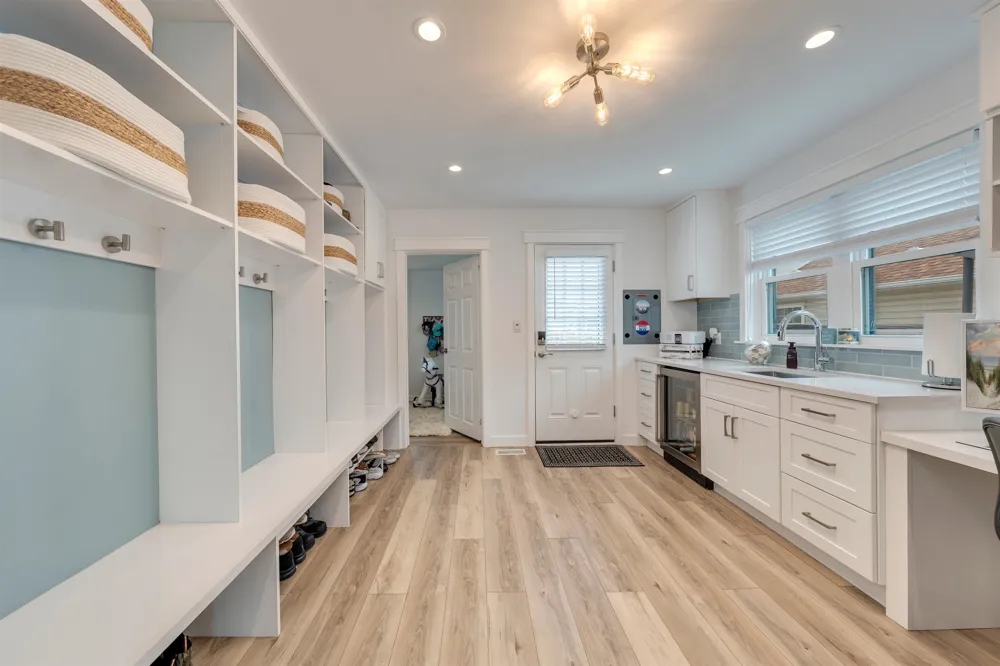 204 E Hollywood Avenue Wildwood Crest, NJ 08260