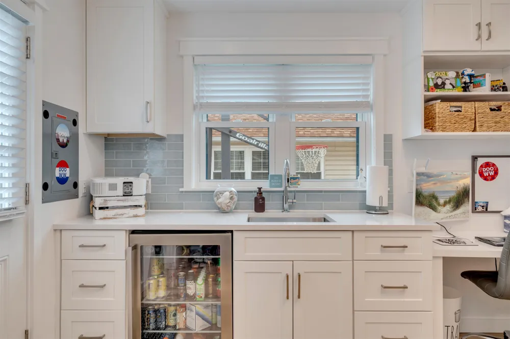 204 E Hollywood Avenue Wildwood Crest, NJ 08260