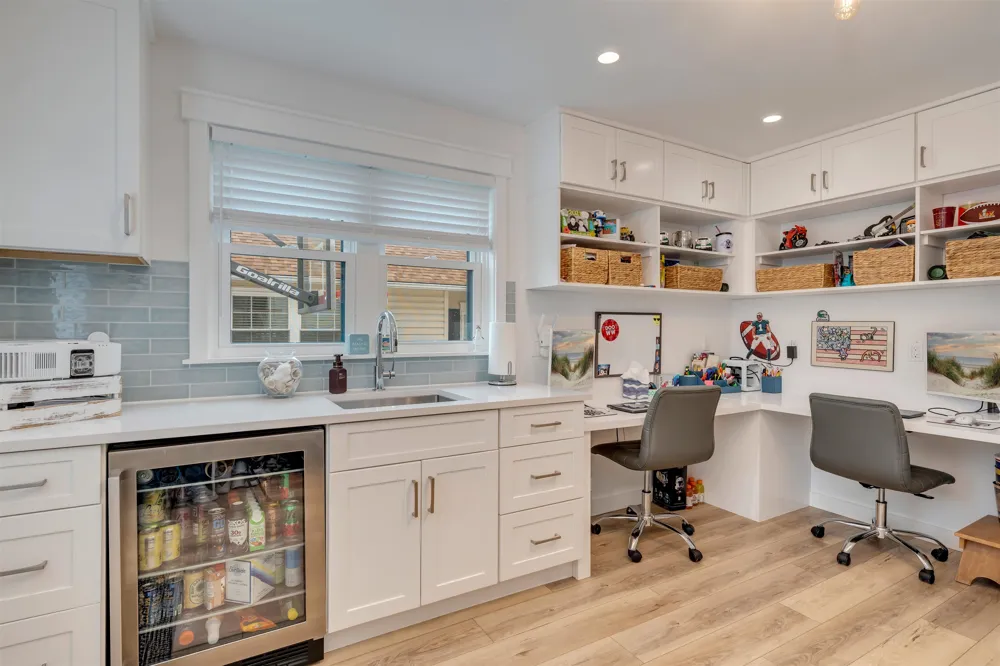 204 E Hollywood Avenue Wildwood Crest, NJ 08260