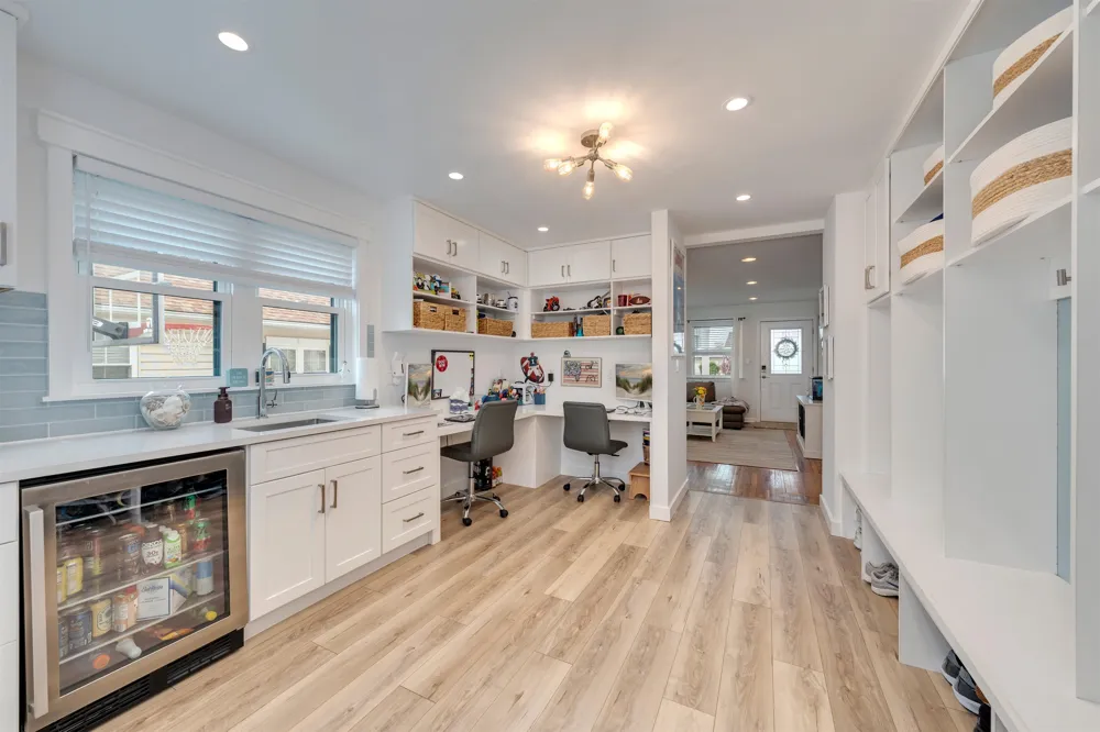 204 E Hollywood Avenue Wildwood Crest, NJ 08260