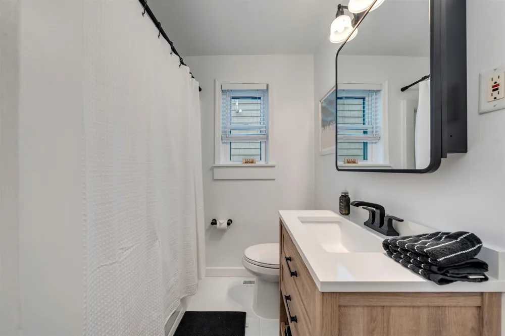 204 E Hollywood Avenue Wildwood Crest, NJ 08260