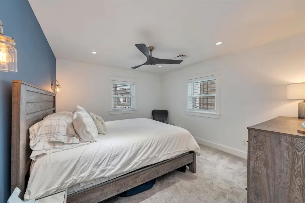 204 E Hollywood Avenue Wildwood Crest, NJ 08260