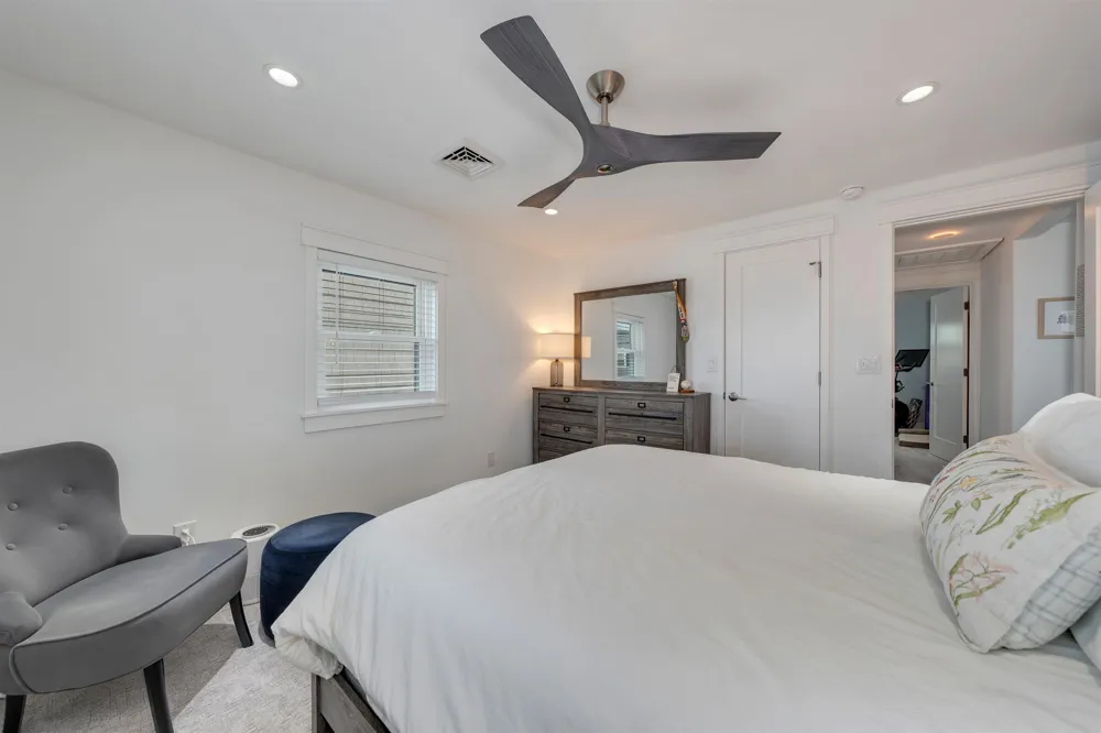 204 E Hollywood Avenue Wildwood Crest, NJ 08260