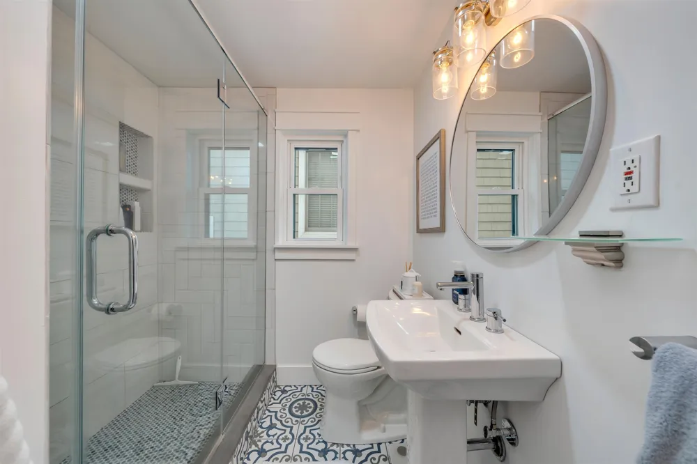 204 E Hollywood Avenue Wildwood Crest, NJ 08260