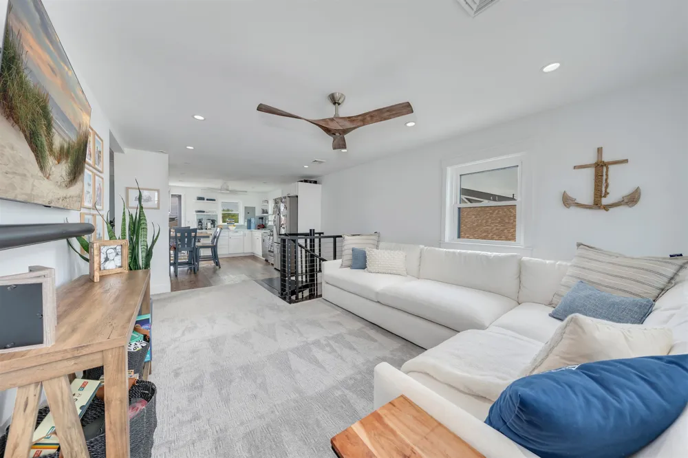 204 E Hollywood Avenue Wildwood Crest, NJ 08260