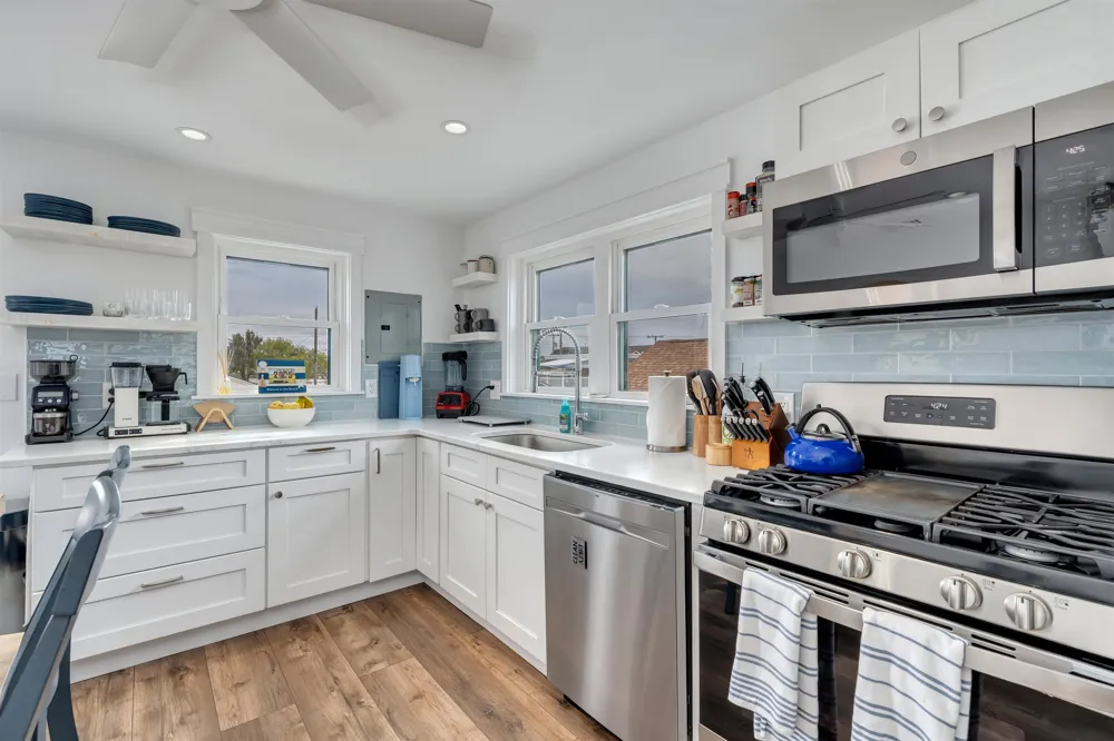 204 E Hollywood Avenue Wildwood Crest, NJ 08260