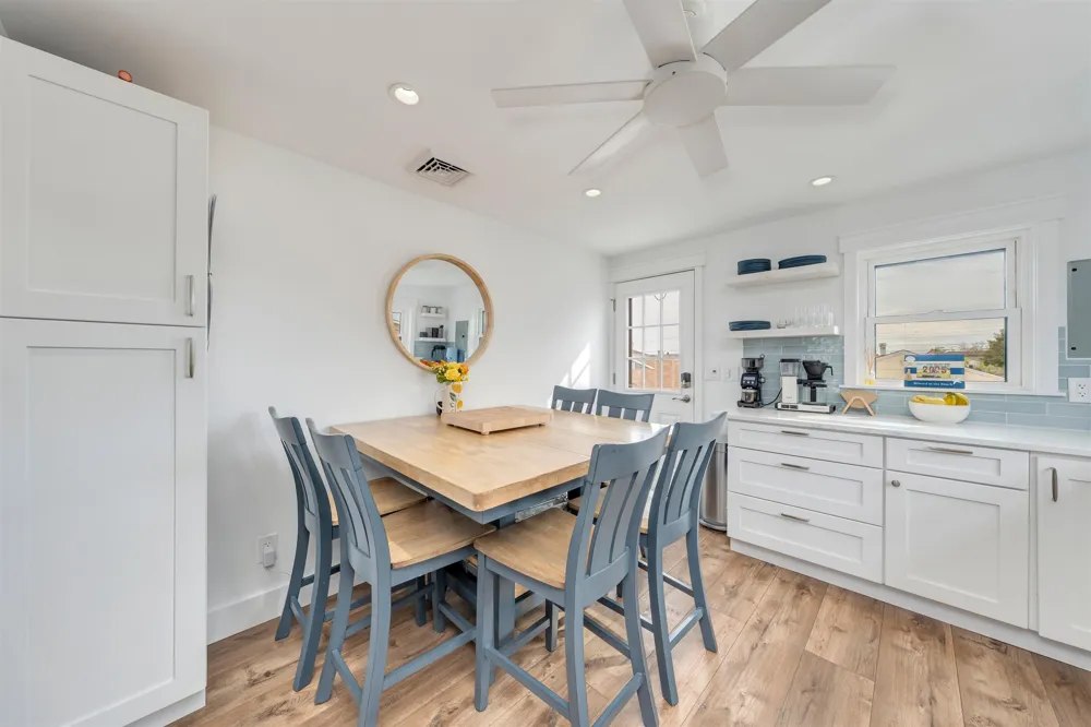 204 E Hollywood Avenue Wildwood Crest, NJ 08260