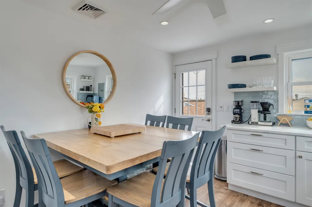 204 E Hollywood Avenue Wildwood Crest, NJ 08260
